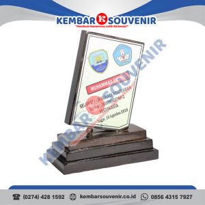 Piala Akrilik Resource Alam Indonesia Tbk