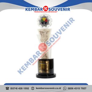 Contoh Plakat Juara PT Merpati Nusantara Airlines (Persero)