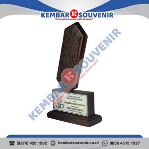 Contoh Piala Akrilik SMR Utama Tbk