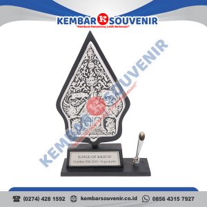 Penghargaan Plakat Akrilik Akademi Bahasa Asing Prawira Marta Jakarta