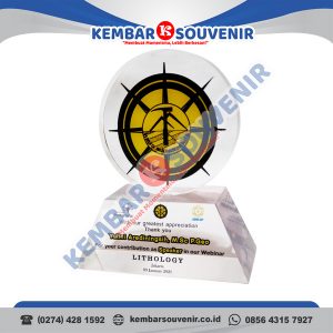 Piala Akrilik Resource Alam Indonesia Tbk
