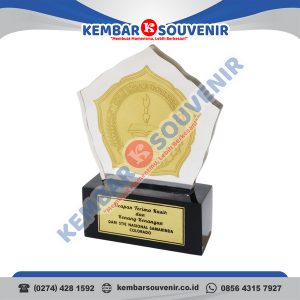 Piala Dari Akrilik Goodyear Indonesia Tbk