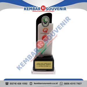 Model Piala Akrilik Akademi Kebidanan Brawijaya Husada