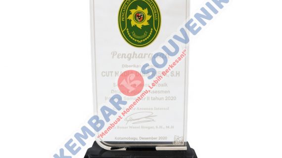 Piagam Penghargaan Akrilik DPRD Kabupaten Bangli