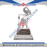 Contoh Trophy Akrilik PT PRIMA MASTER BANK