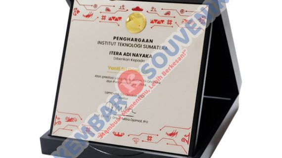 Vandel Akrilik PT Bank Danamon Indonesia Tbk