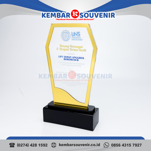 Piala Akrilik Surabaya